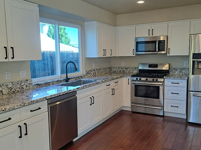 3438 Parker St — Photo 8