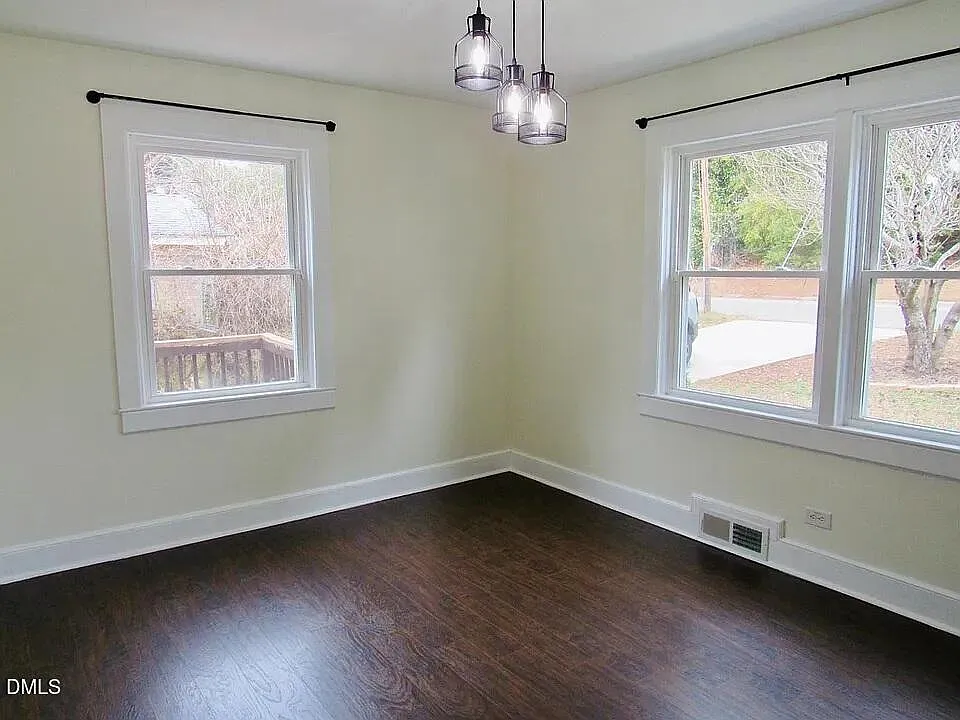 2 bed, 2.0 bath, 1947 sqft, $1,925 — Photo 4