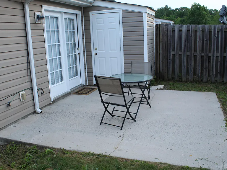 1802 Honeysuckle Way — Photo 15