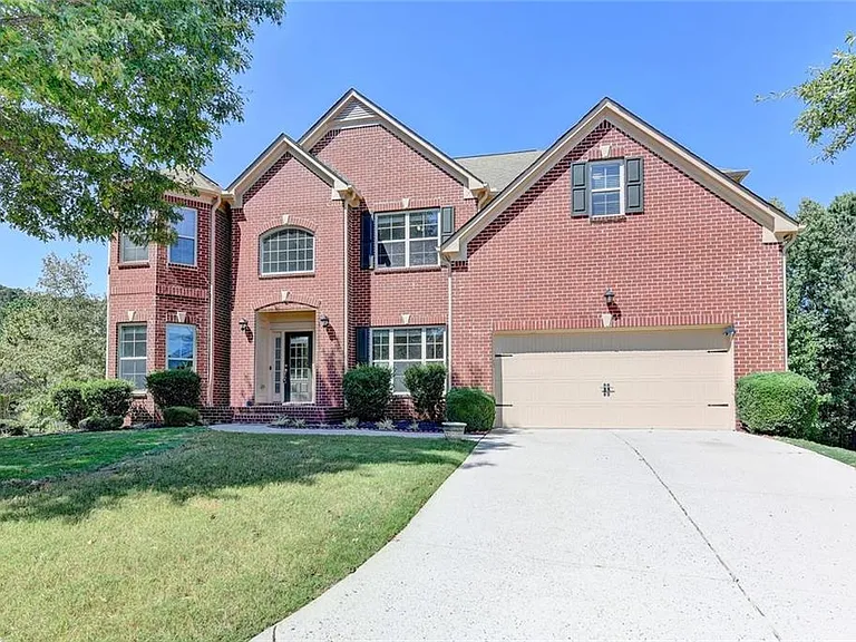 4805 Shelbourne Dr — Photo 1