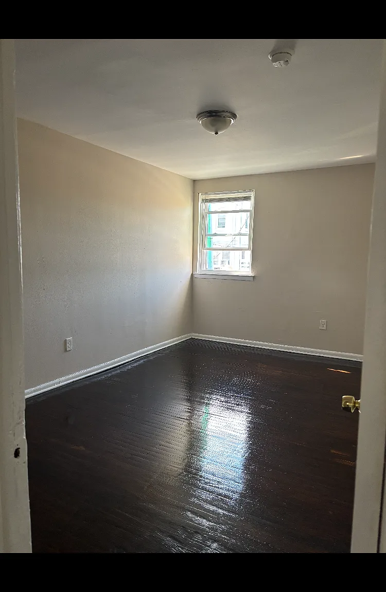 2 bed, 980 sqft, $1,400 — Photo 3