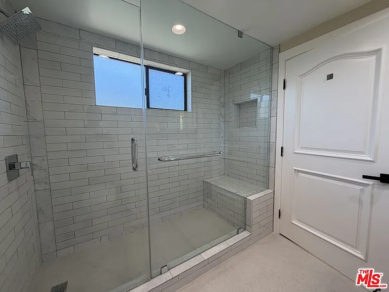 1146 Hacienda Pl #7 — Photo 8