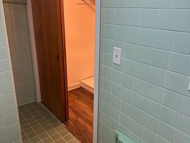 460 W Ravenswood Ln — Photo 26