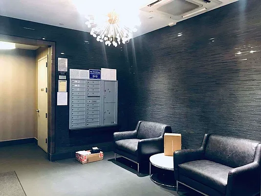 Rented by R New York | media 18