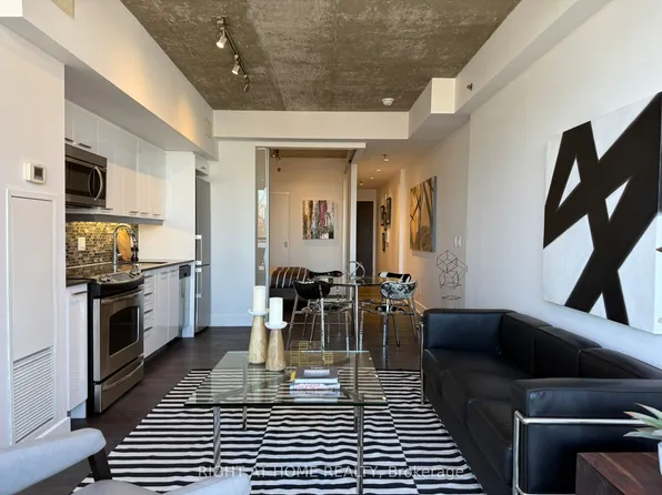 630 Queen St E #407, Toronto, ON M4M 1G3