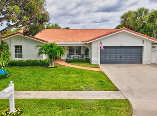 793 Camino Lakes Cir, Boca Raton, FL 33486