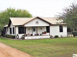 1665 Horseshoe Rd, Yoakum, TX 77995
