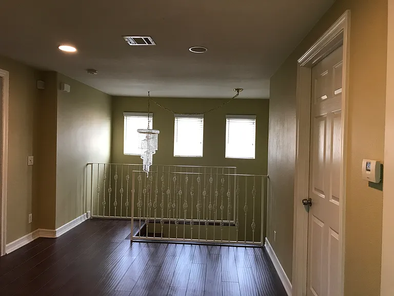 1334 S Grand Ave — Photo 21