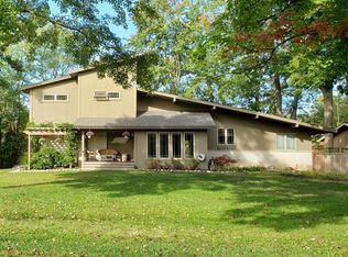 480 Pingree Cir, Waterford, MI 48327