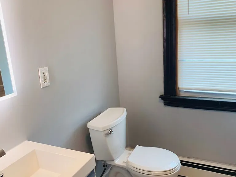 210 Blatchley — Photo 12