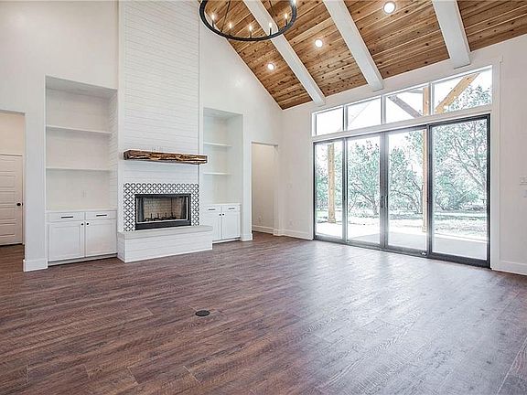 3rd image of 109 Diamantes Dr