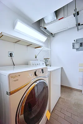 Sold by R New York | media 9