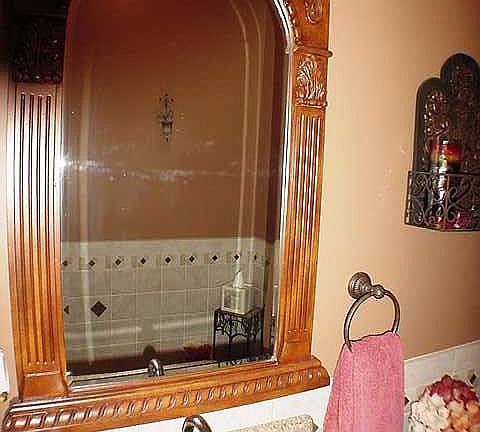 Nice guest bath on 1st floor