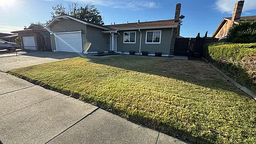 144 Brophy St Photo 1