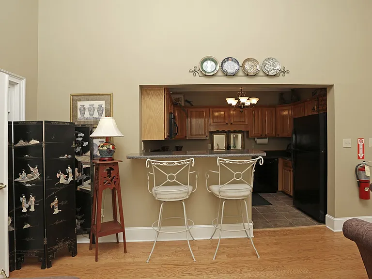 131 Wexford Dr #300 — Photo 16