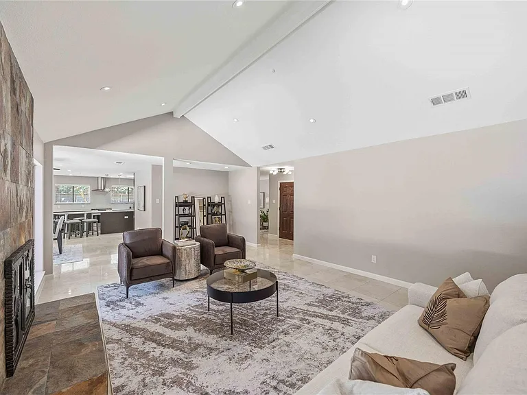 619 Rancho Bauer Dr — Photo 3