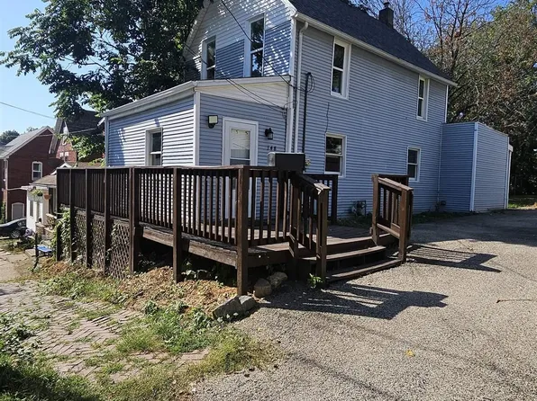 148 Robinson Ct, Canton, IL 61520