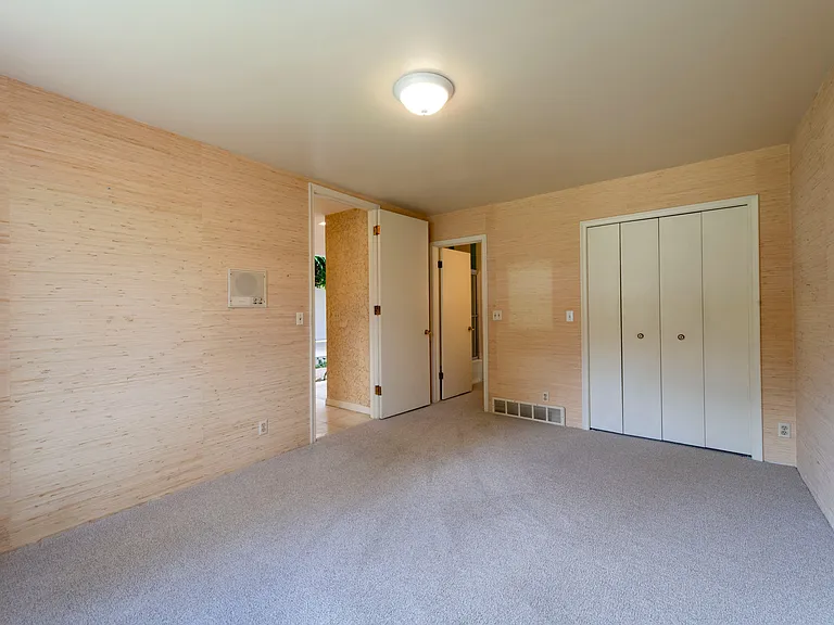 1038 S Oak Hills Way — Photo 13