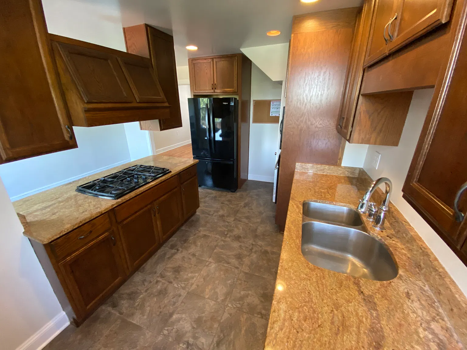 3 bed, 1008 sqft, $1,600 — Photo 4