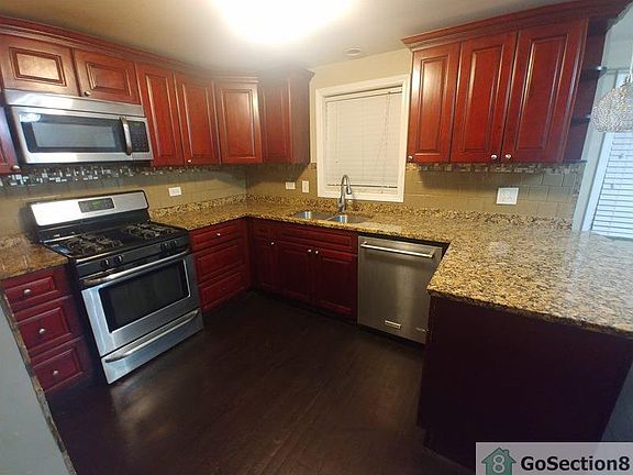 5th image of 10600 S Emerald Ave