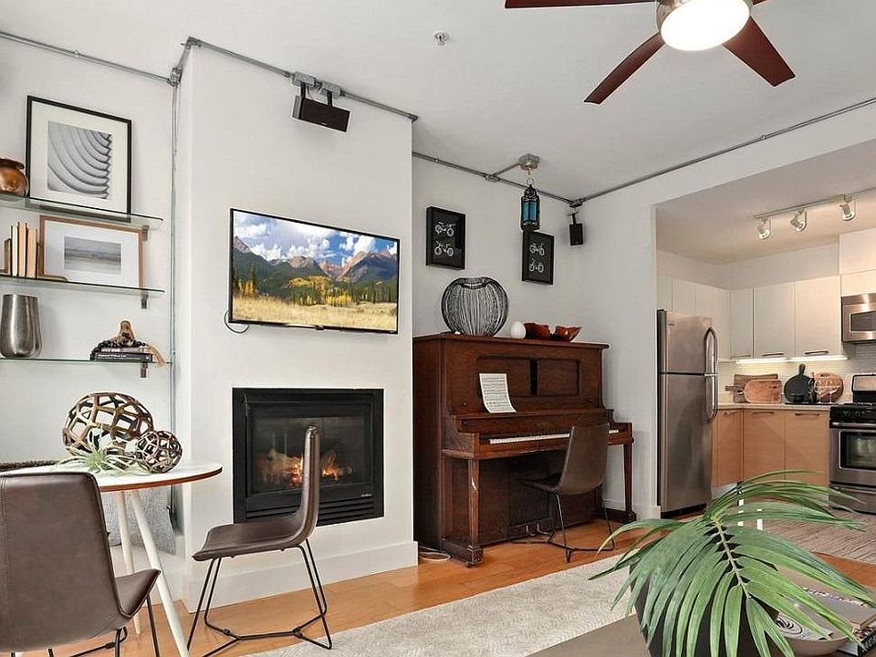 1st image of 566 S Van Ness Ave APT 3