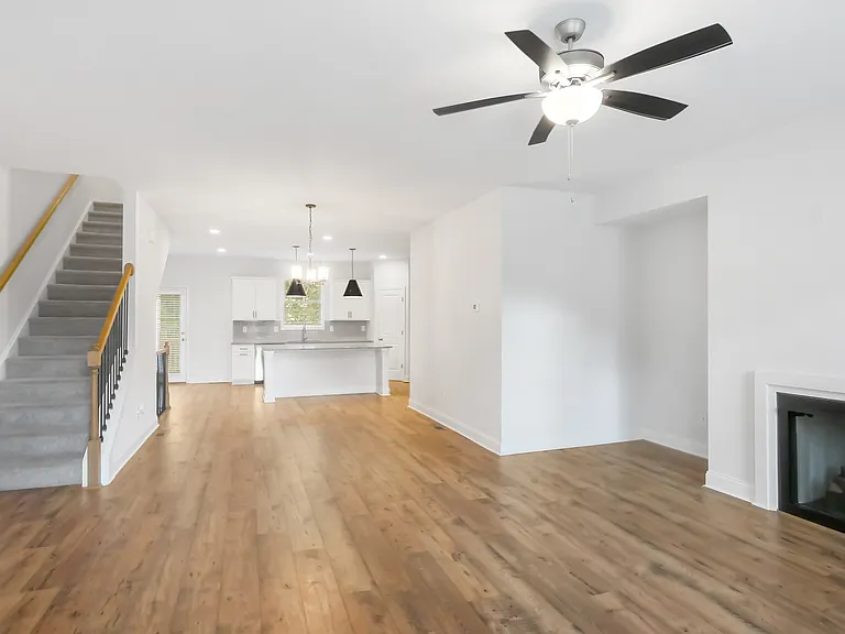 1274 Ainsworth Aly — Photo 9