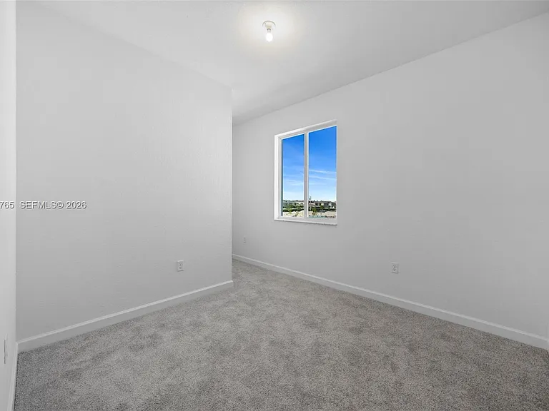 715 SE 15th St — Photo 27