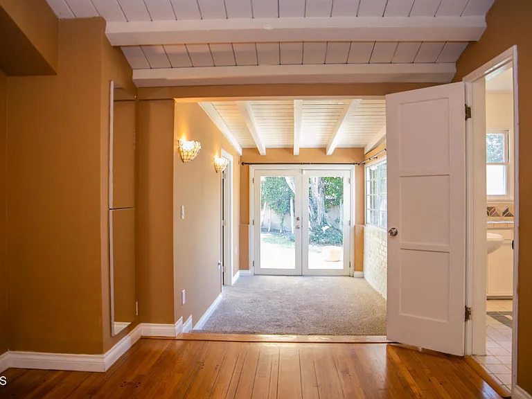 7601 Flight Ave — Photo 15