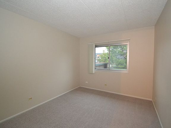 4th image of 3857 N Parkway Dr APT 3C