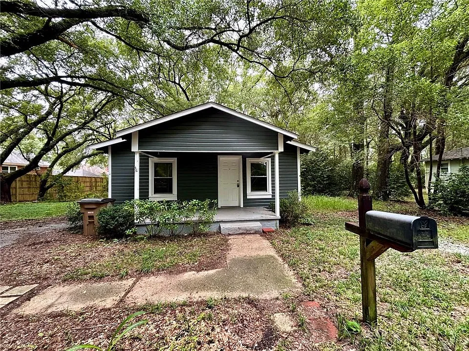914 Pansy Ct