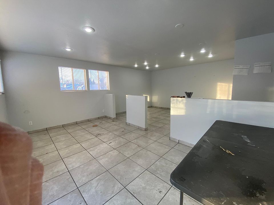 Reception/Retail space
