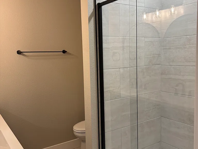 1116 W Broadmoor St — Photo 12