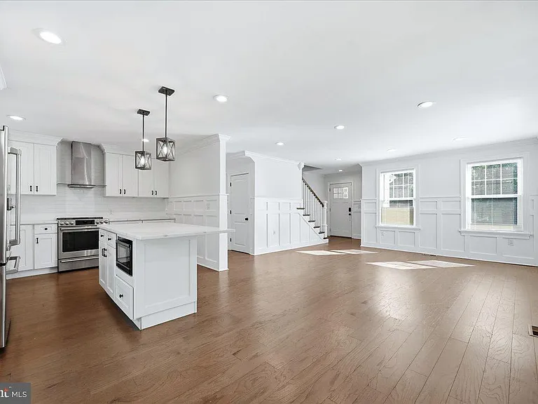 17 Lizbeth Ln — Photo 8