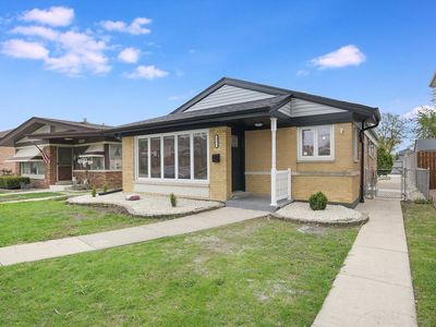 5851 S Neenah Ave, Chicago, IL, 60638