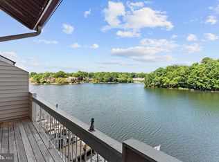 11266 Harbor Ct, Reston, VA 20191