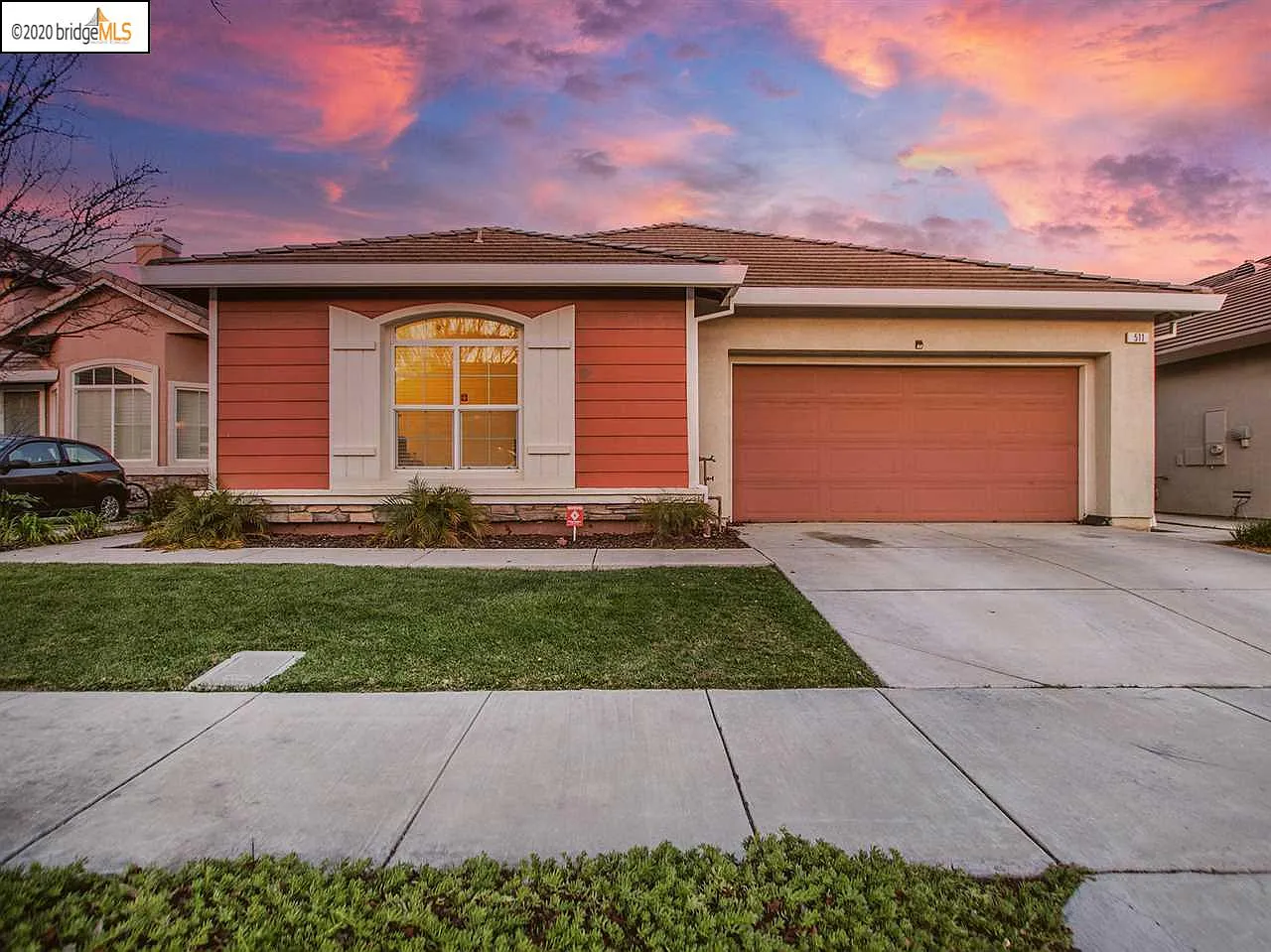 511 Lassen Way photo 1