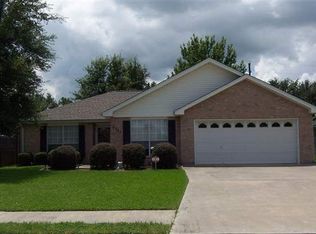 4721 Inwood Dr, Groves, TX 77619