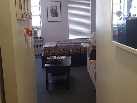 4th image of 400 E 82nd St APT 5