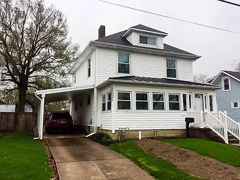 353 Carter St photo 1