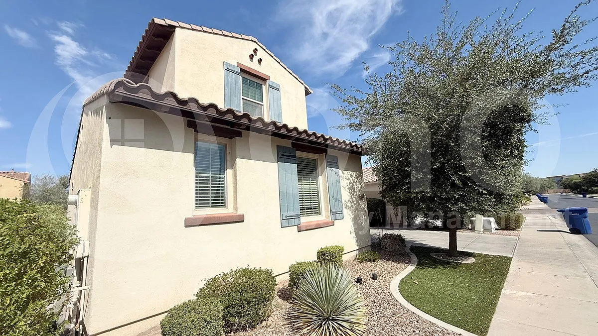 4 bed, 3.0 bath, 2634 sqft, $2,650 — Photo 2