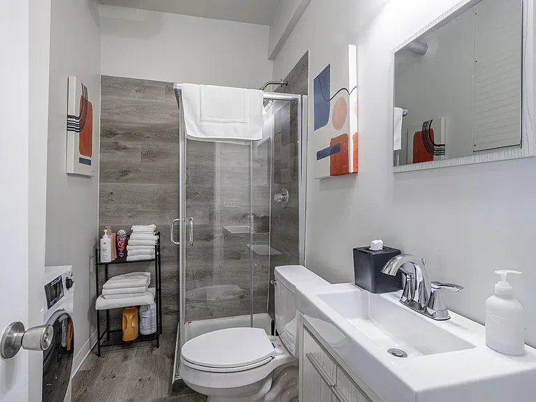 Bethune Lofts — Photo 13