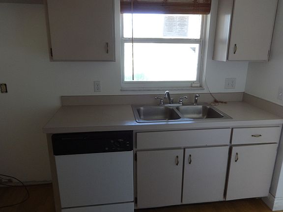 5th image of 107 Anthony Dr