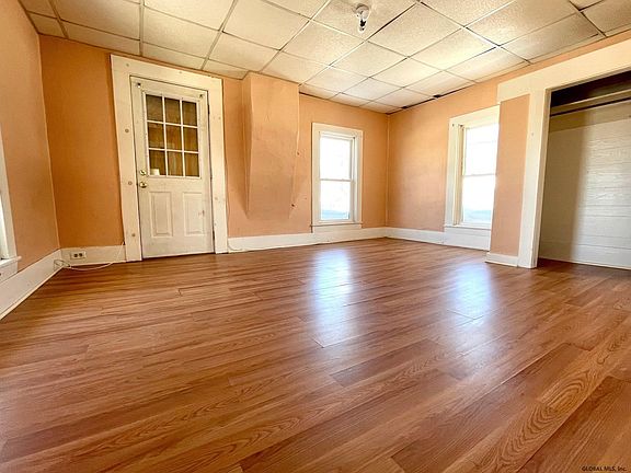 4th image of 47 Derby St