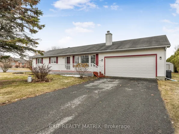 6454 Waterbury Ln, Ottawa, ON K0A 2T0