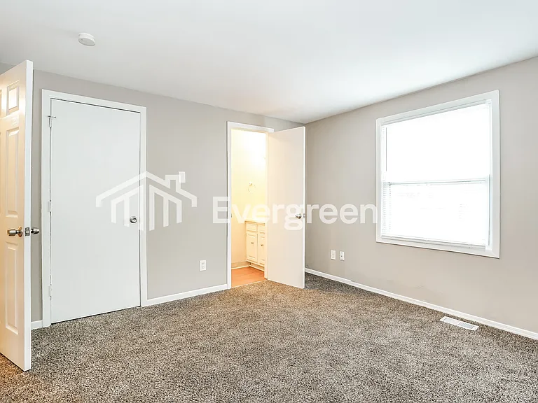 2719 Pontiac St — Photo 9