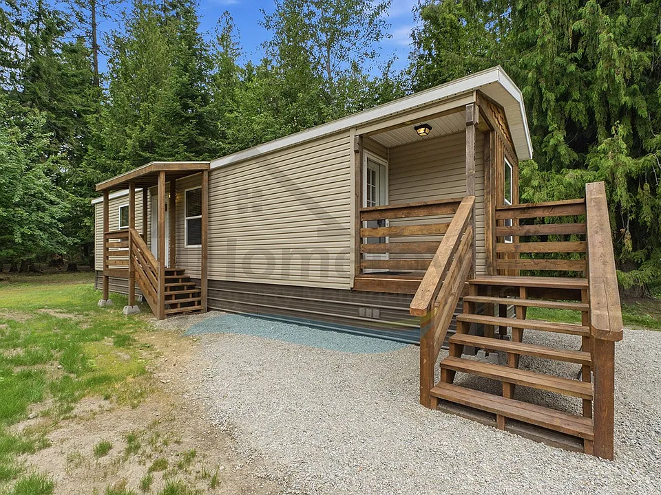 136 Cedar Hl