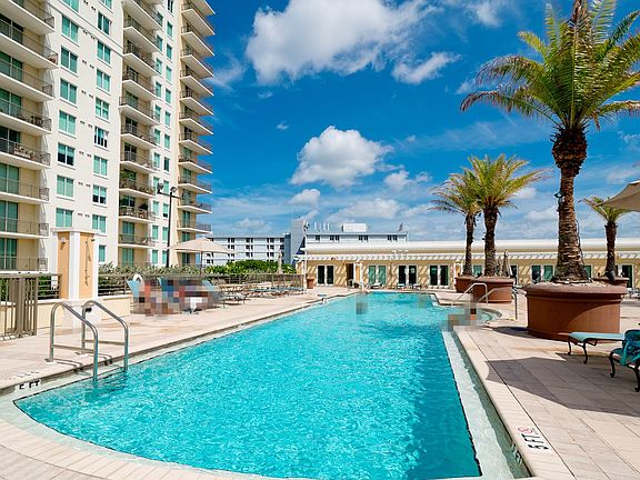 4th image of 800 N Tamiami Trl #1
