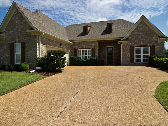 3rd image of 2942 Ainsworth Ln
