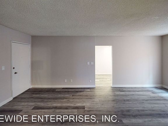 5th image of 11825 Gilmore St APT 207