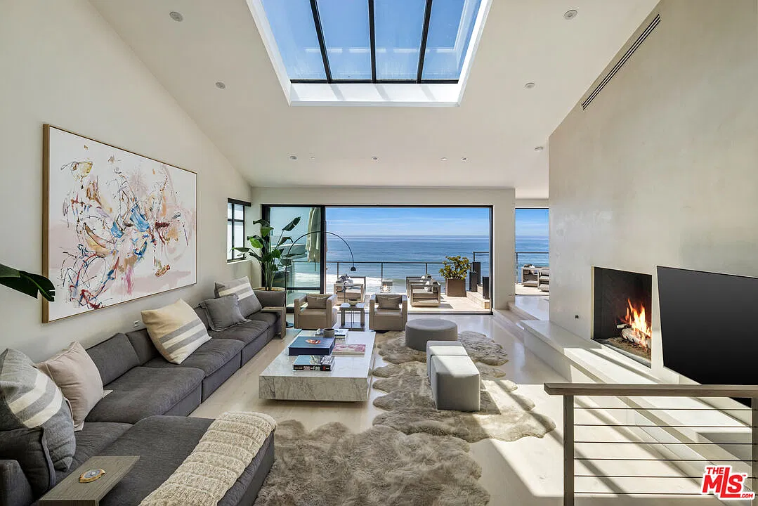 4 bed, 6.0 bath, 5136 sqft, $100,000 — Photo 1